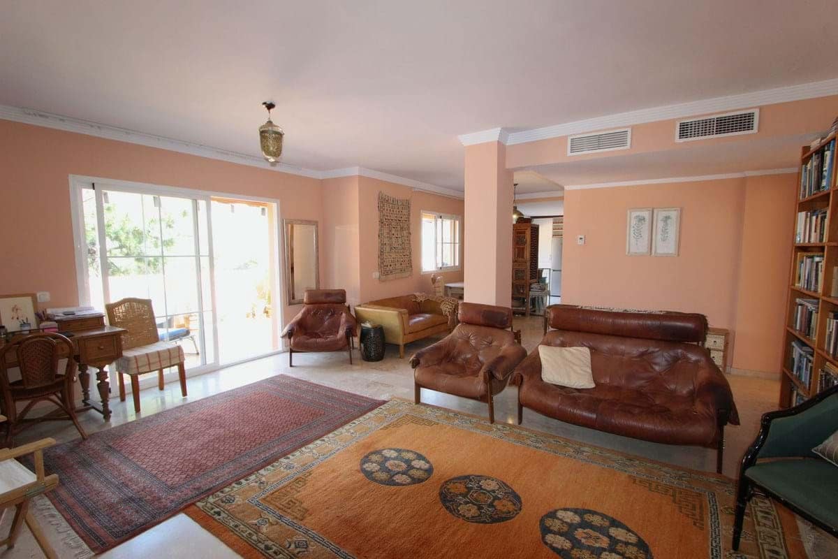 2 bedroom Apartment for sale in Marbella with pool garage - € 455,000 (Ref: 9130212)