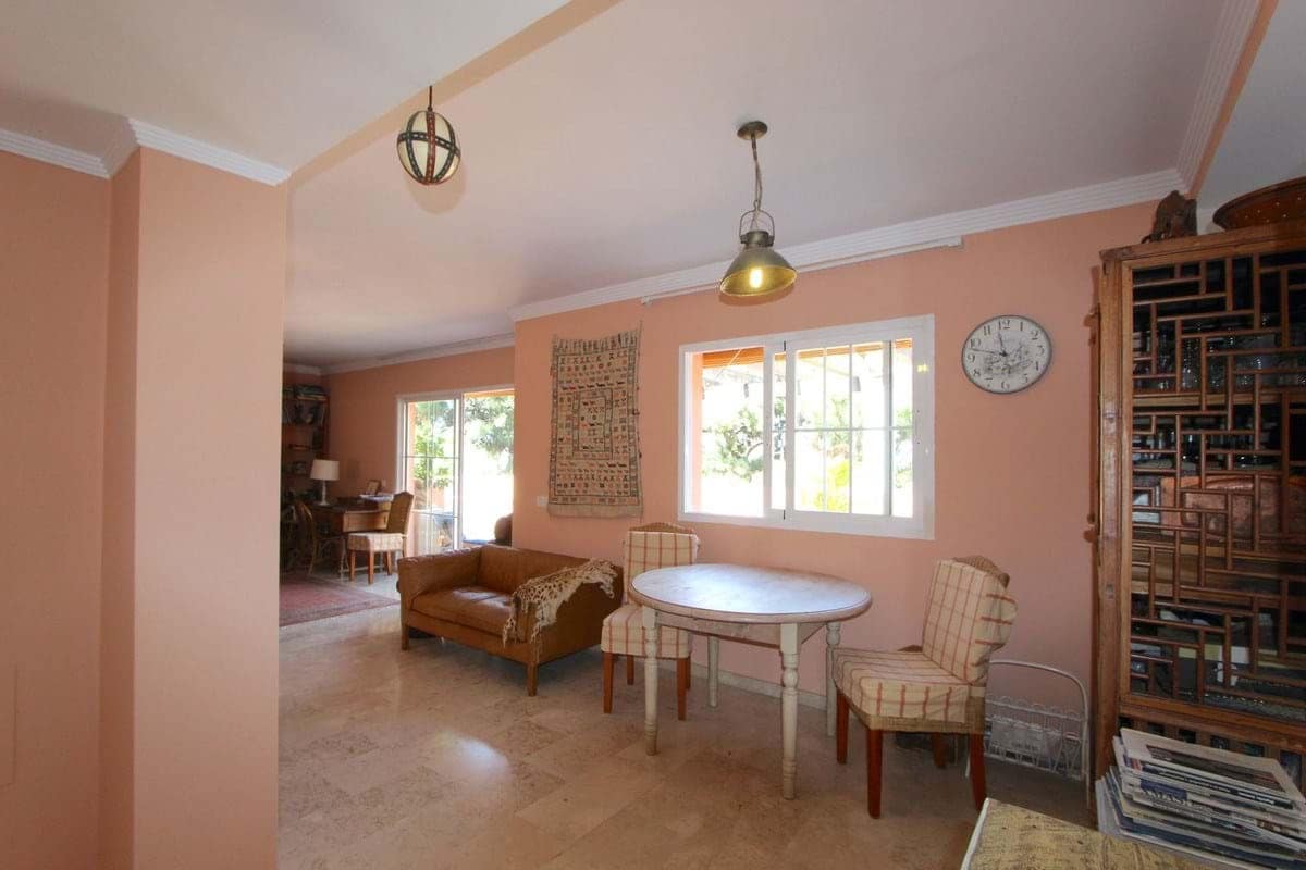 2 bedroom Apartment for sale in Marbella with pool garage - € 455,000 (Ref: 9130212)