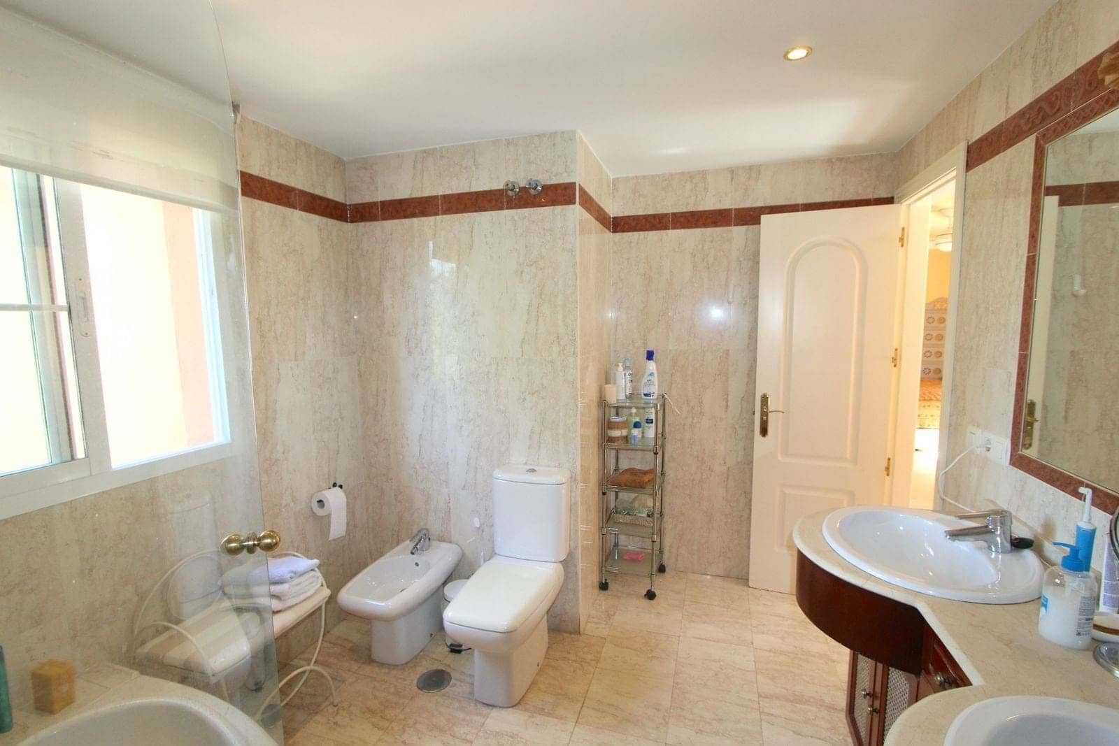 2 bedroom Apartment for sale in Marbella with pool garage - € 455,000 (Ref: 9130212)