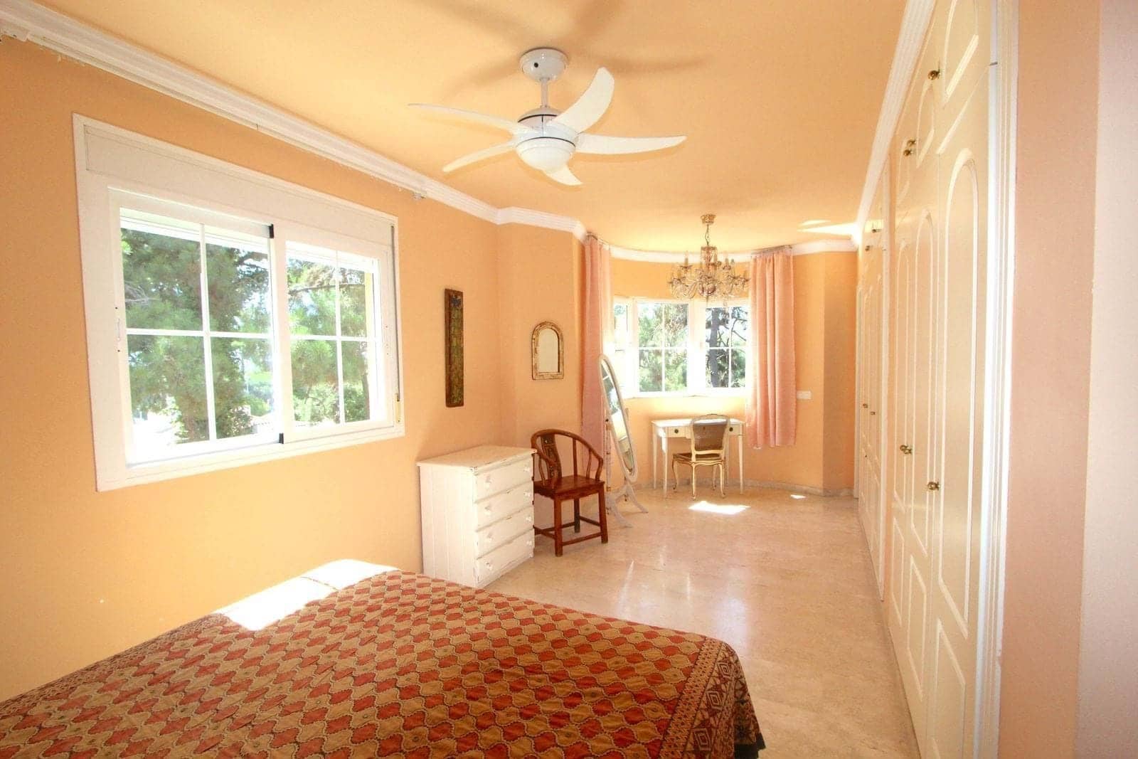 2 bedroom Apartment for sale in Marbella with pool garage - € 455,000 (Ref: 9130212)