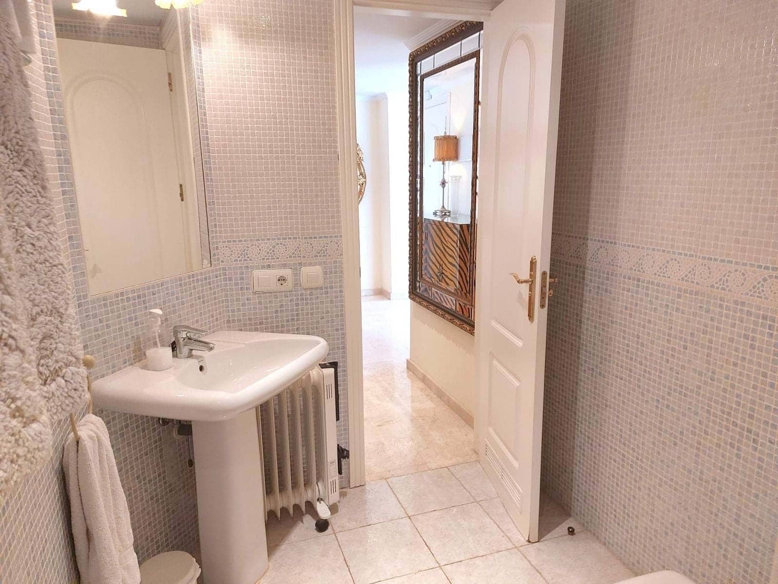 2 bedroom Apartment for sale in Marbella with pool garage - € 455,000 (Ref: 9130212)