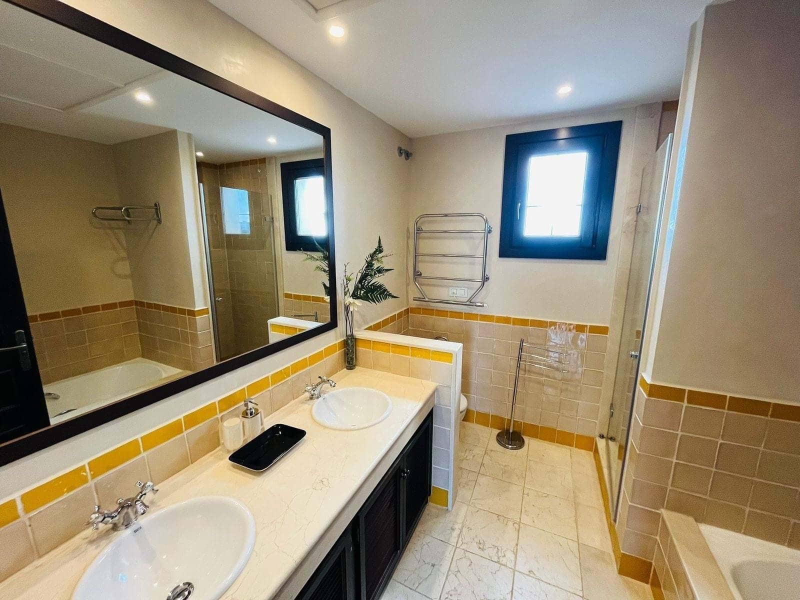 3 soverom Villa til salgs i Cadiz by med svømmebasseng garasje - € 695 000 (Ref: 9143727)