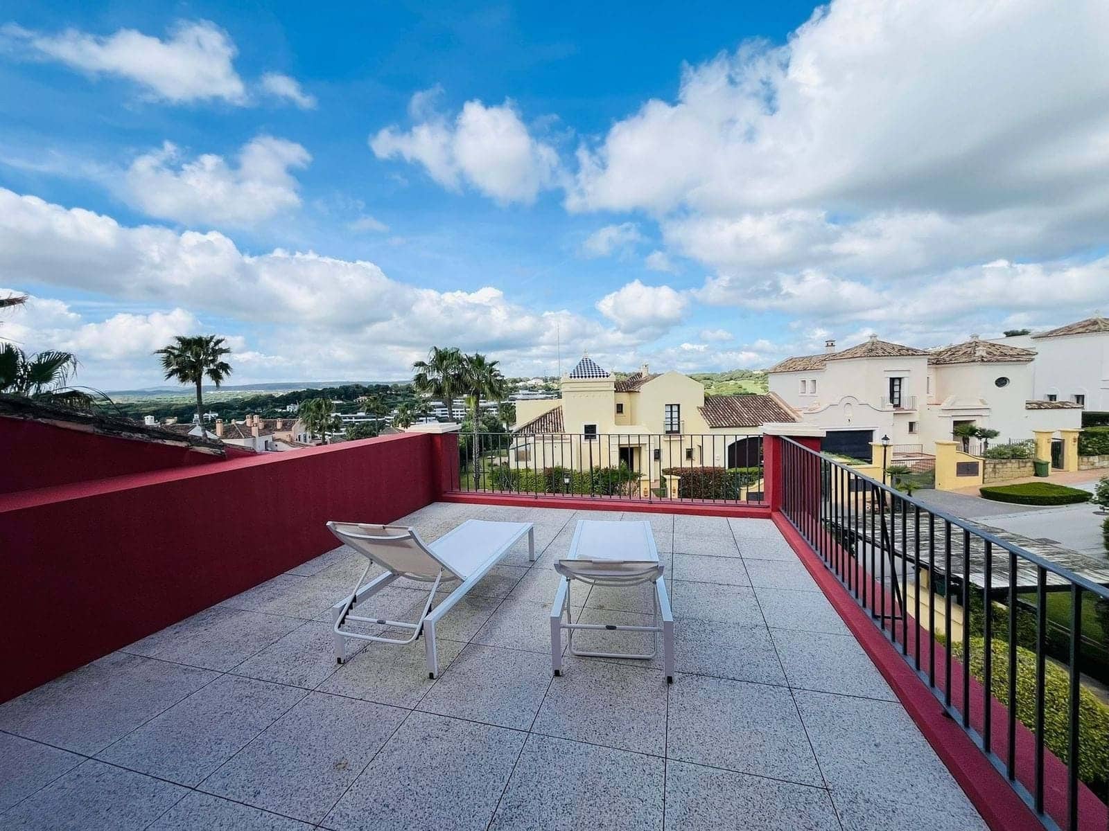 3 soverom Villa til salgs i Cadiz by med svømmebasseng garasje - € 695 000 (Ref: 9143727)