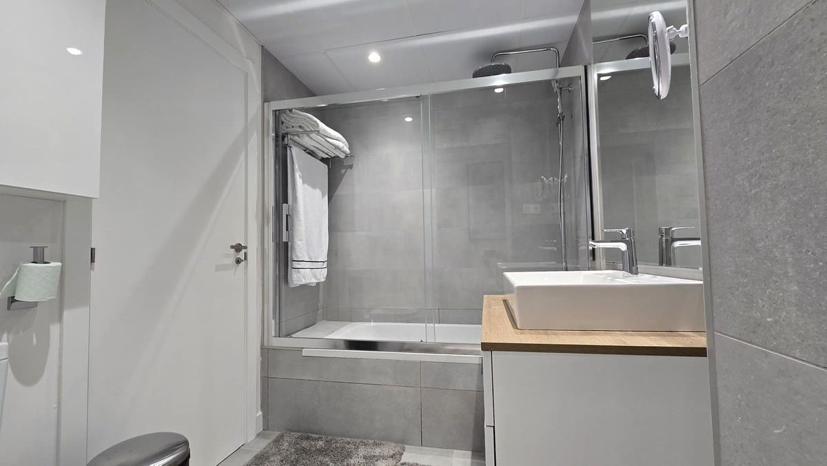 Apartamento de 3 habitaciones en New Golden Mile en venta con piscina garaje - 514.000 € (Ref: 9144505)