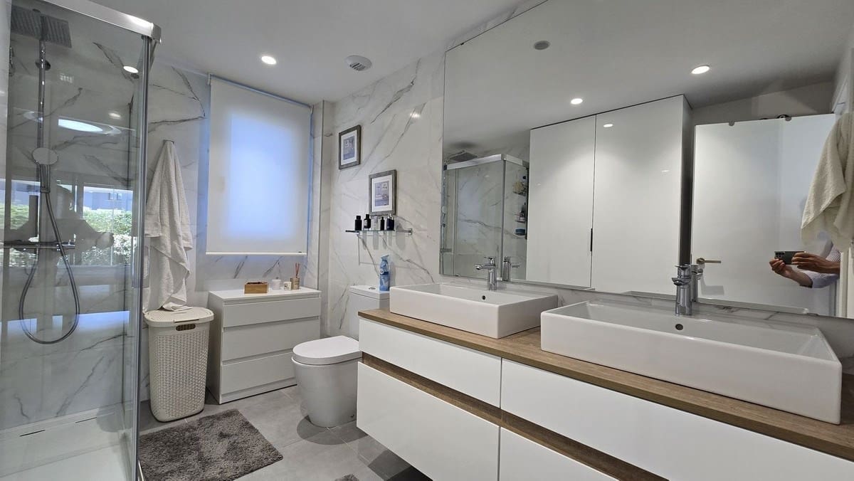 Apartamento de 3 habitaciones en New Golden Mile en venta con piscina garaje - 514.000 € (Ref: 9144505)