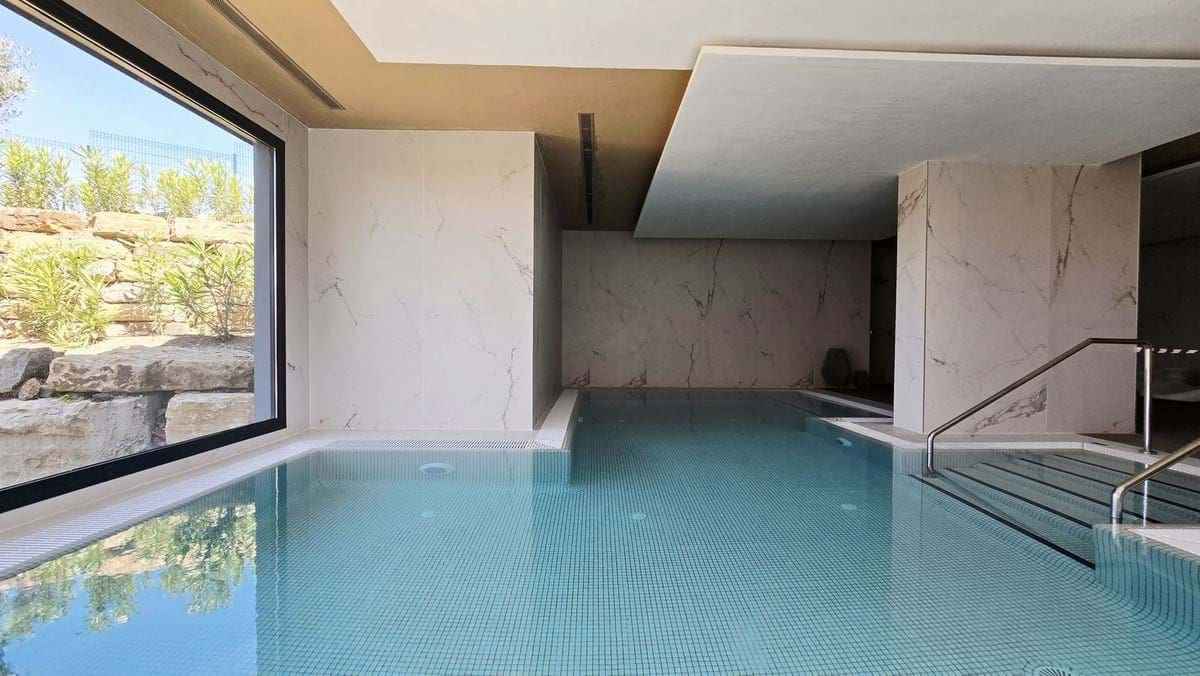 Apartamento de 3 habitaciones en New Golden Mile en venta con piscina garaje - 514.000 € (Ref: 9144505)