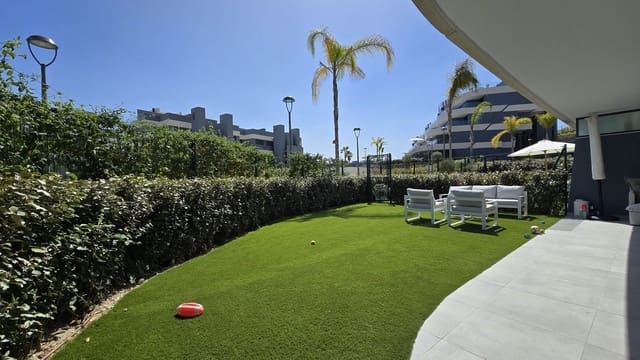 Apartamento de 3 habitaciones en New Golden Mile, Estepona en venta con piscina garaje - 514.000 € (Ref: 9144505)