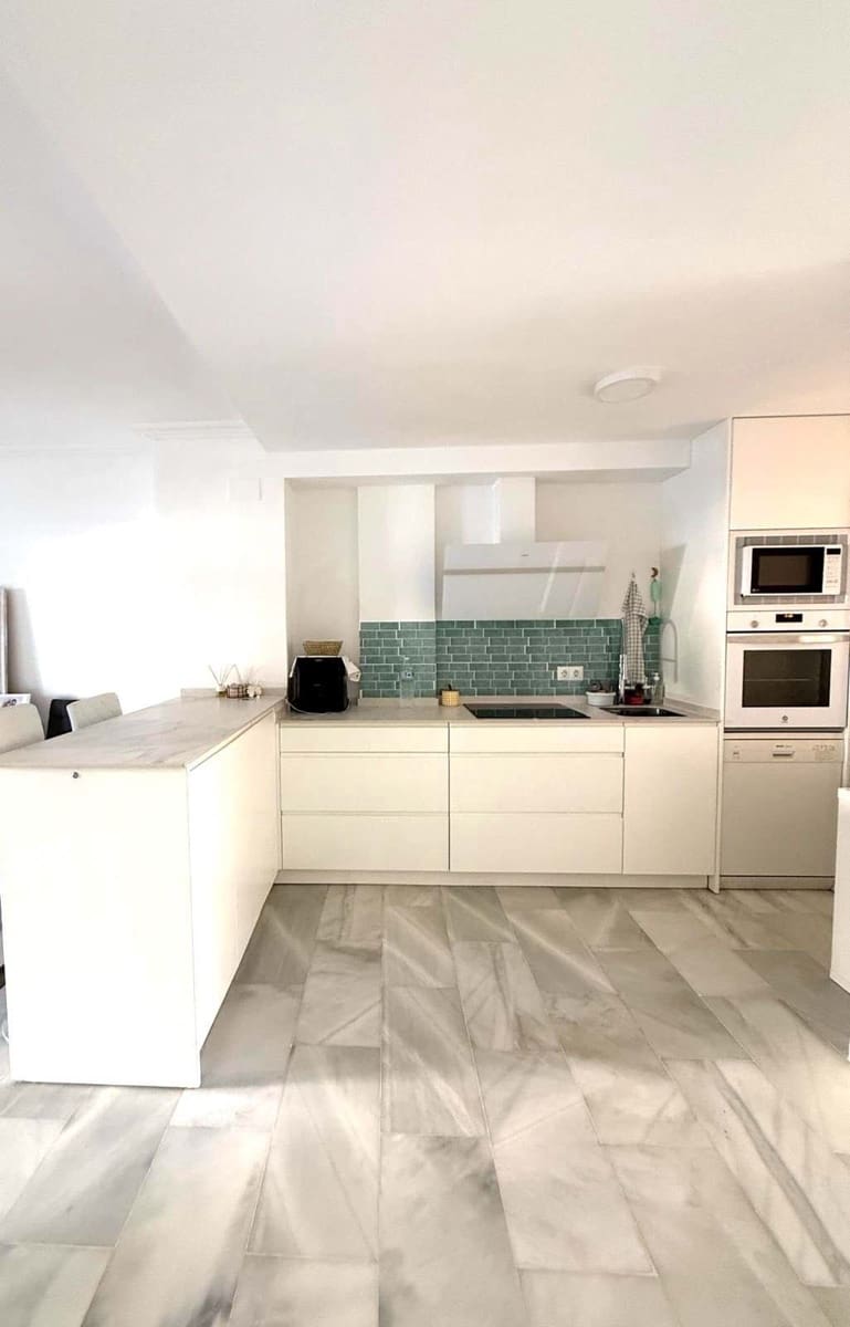 3 quarto Apartamento para venda em Manilva com piscina garagem - 349 000 € (Ref: 9148094)