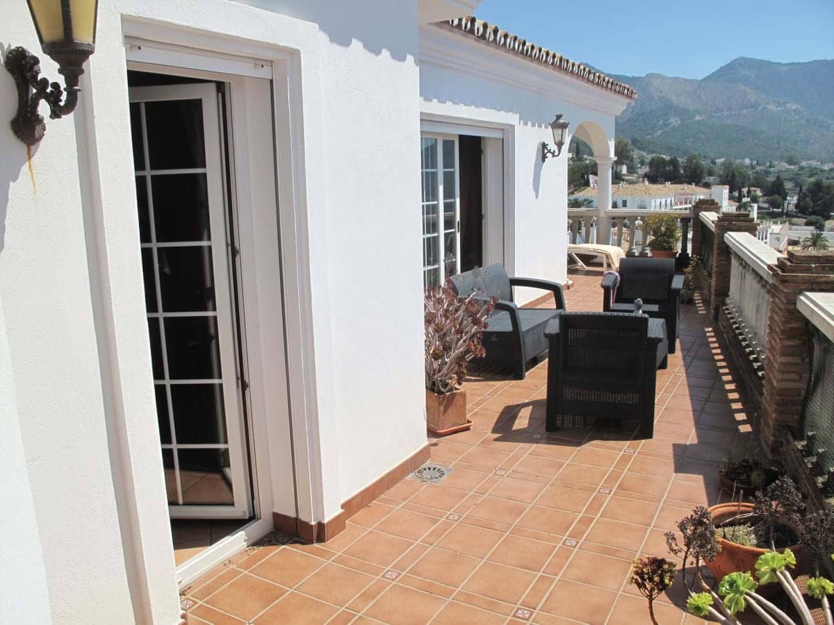 3 bedroom Apartment for sale in Mijas with garage - € 595,000 (Ref: 9150637)