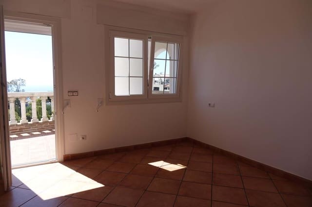 3 bedroom Apartment for sale in Mijas with garage - € 595,000 (Ref: 9150637)
