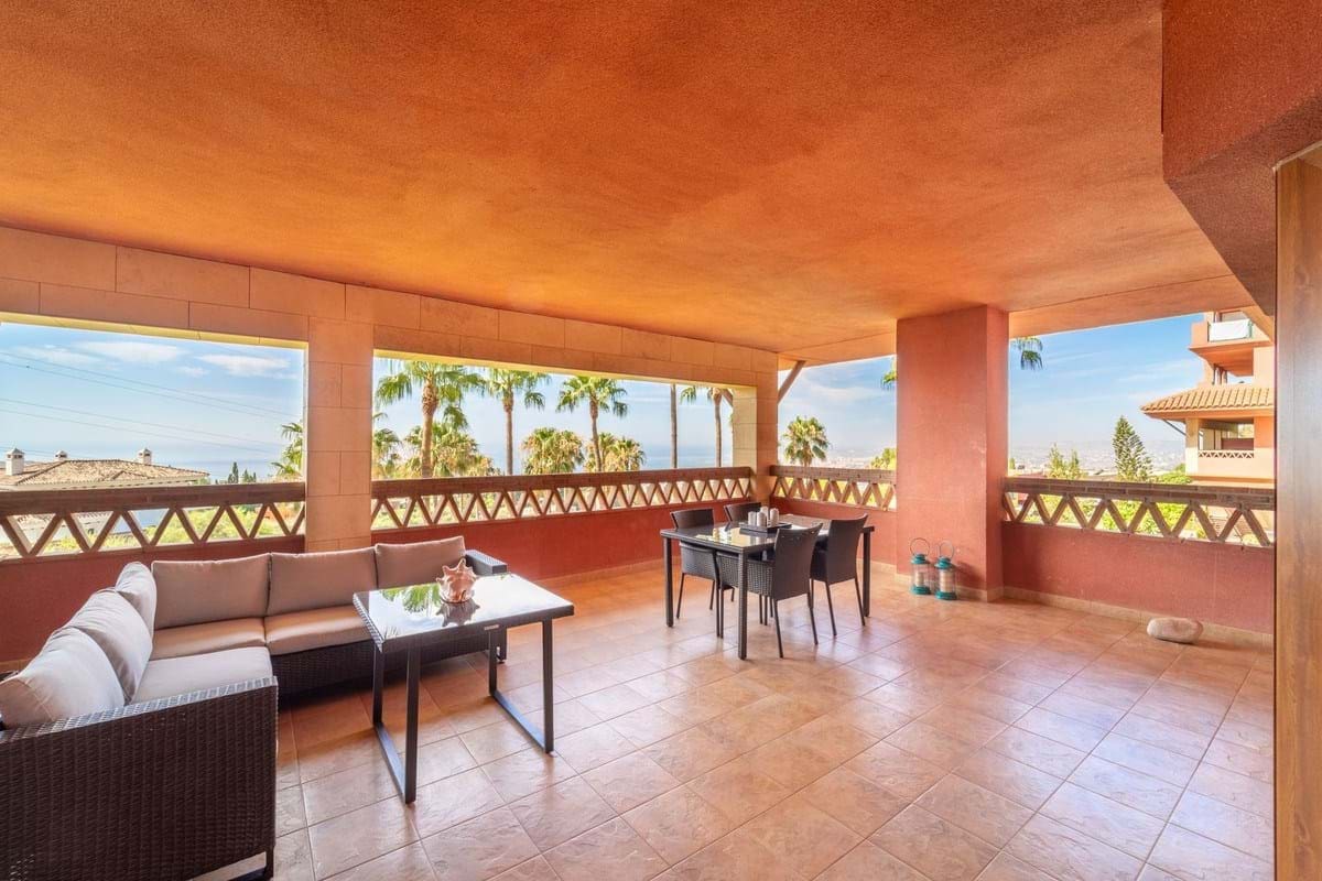 2 bedroom Apartment for sale in Fuengirola with pool garage - € 535,000 (Ref: 9150905)