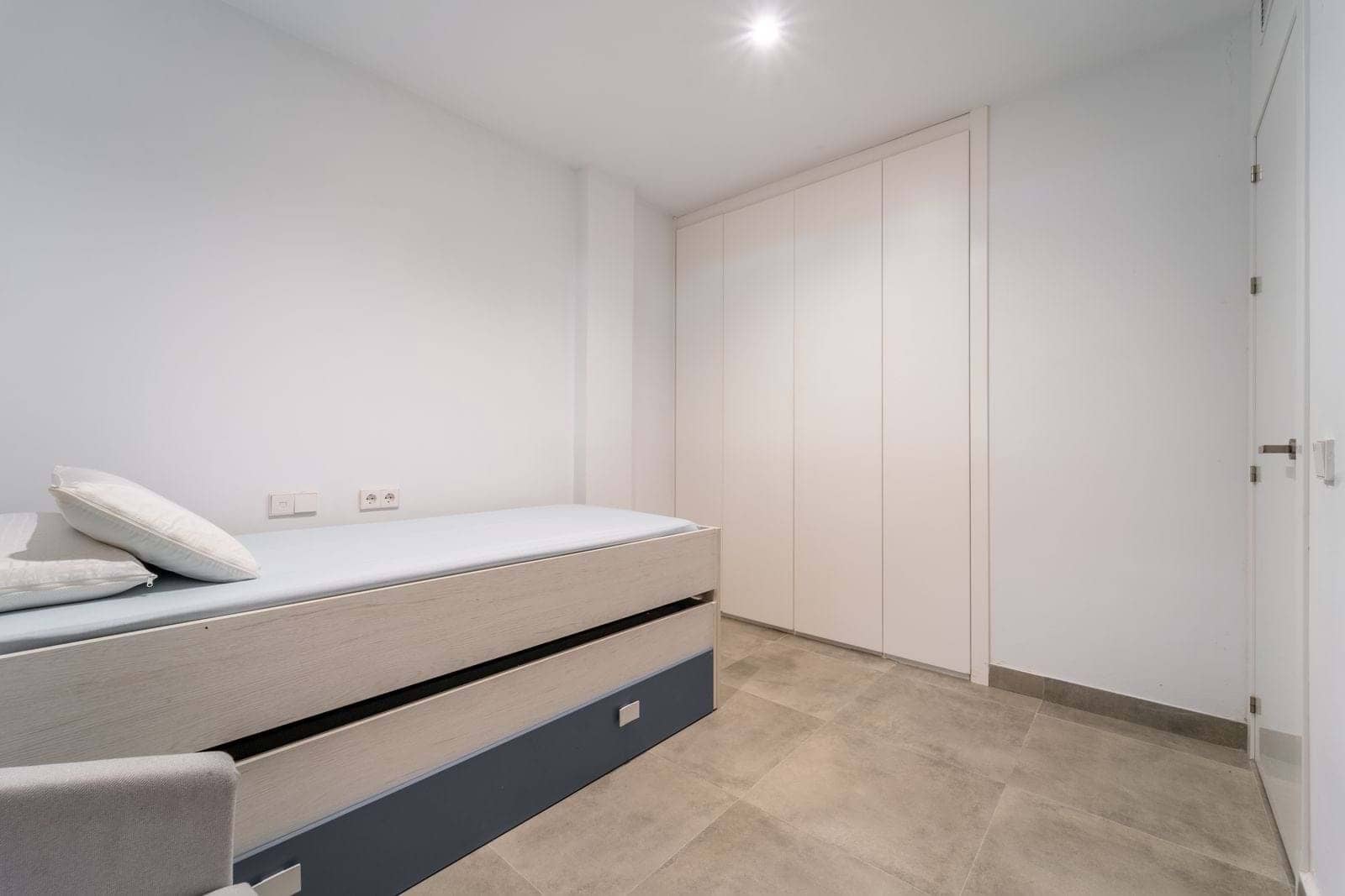 2 bedroom Apartment for sale in Fuengirola with pool garage - € 535,000 (Ref: 9150905)