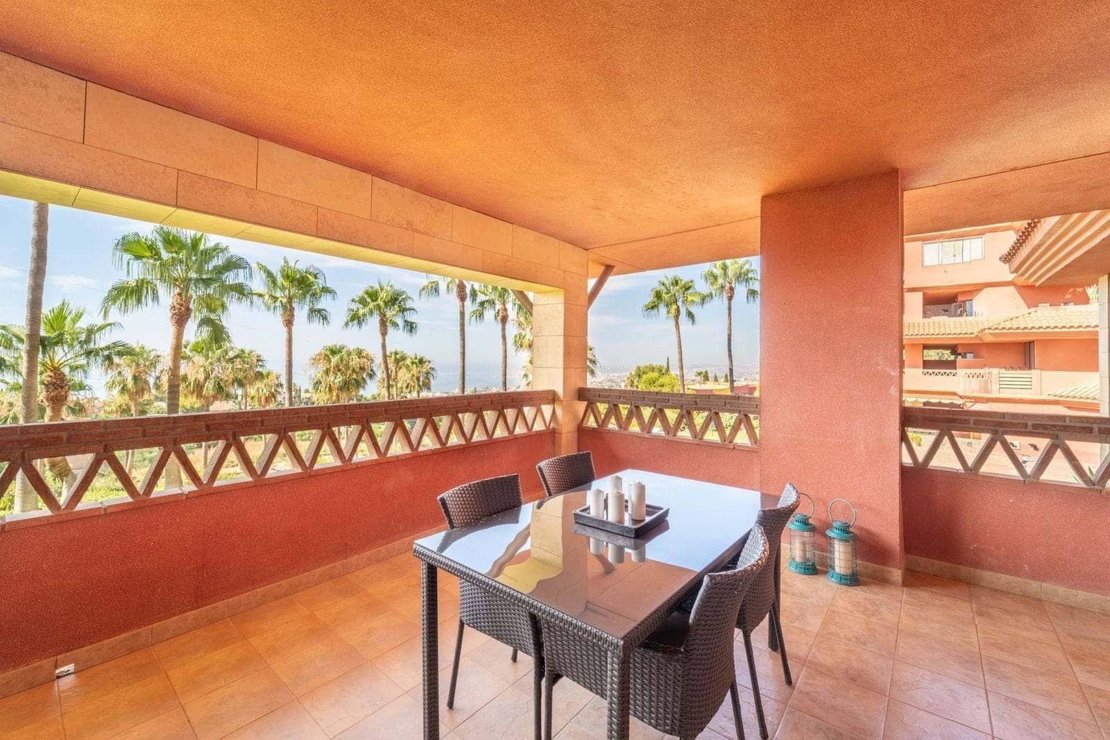 2 bedroom Apartment for sale in Fuengirola with pool garage - € 535,000 (Ref: 9150905)