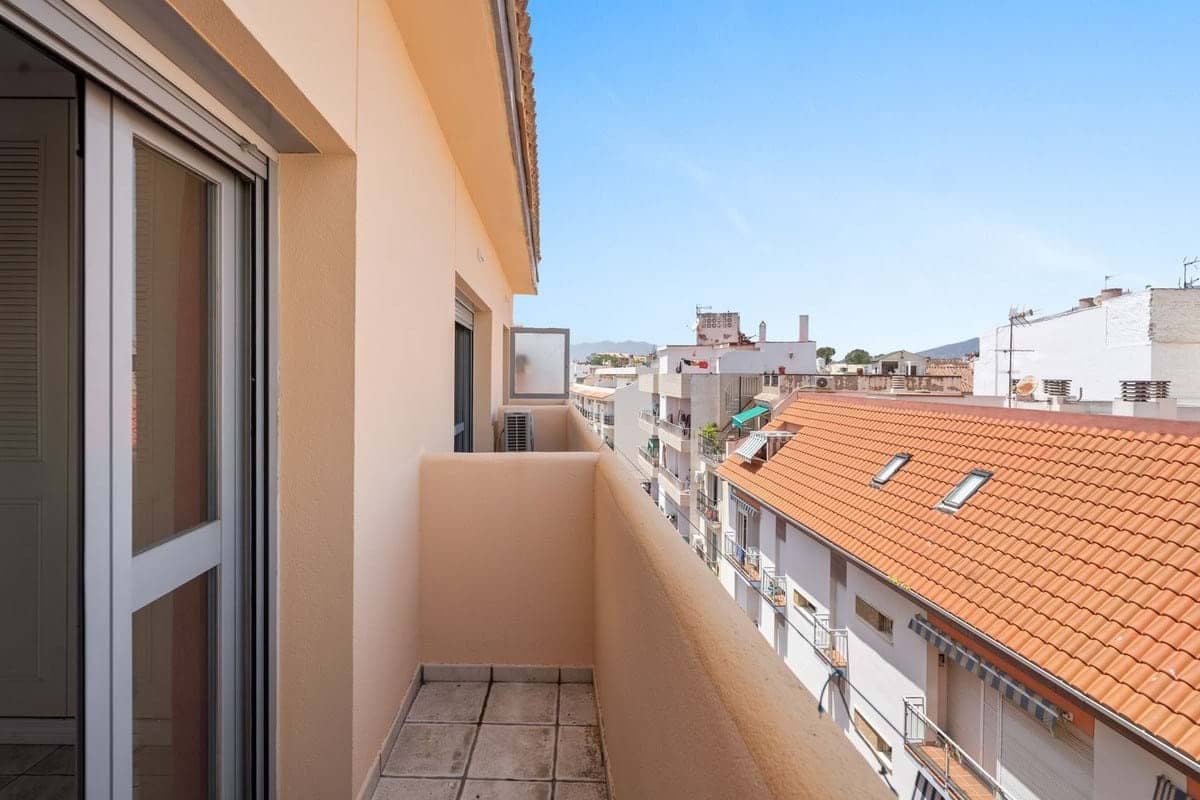 3 bedroom Apartment for sale in Fuengirola with garage - € 618,000 (Ref: 9153220)