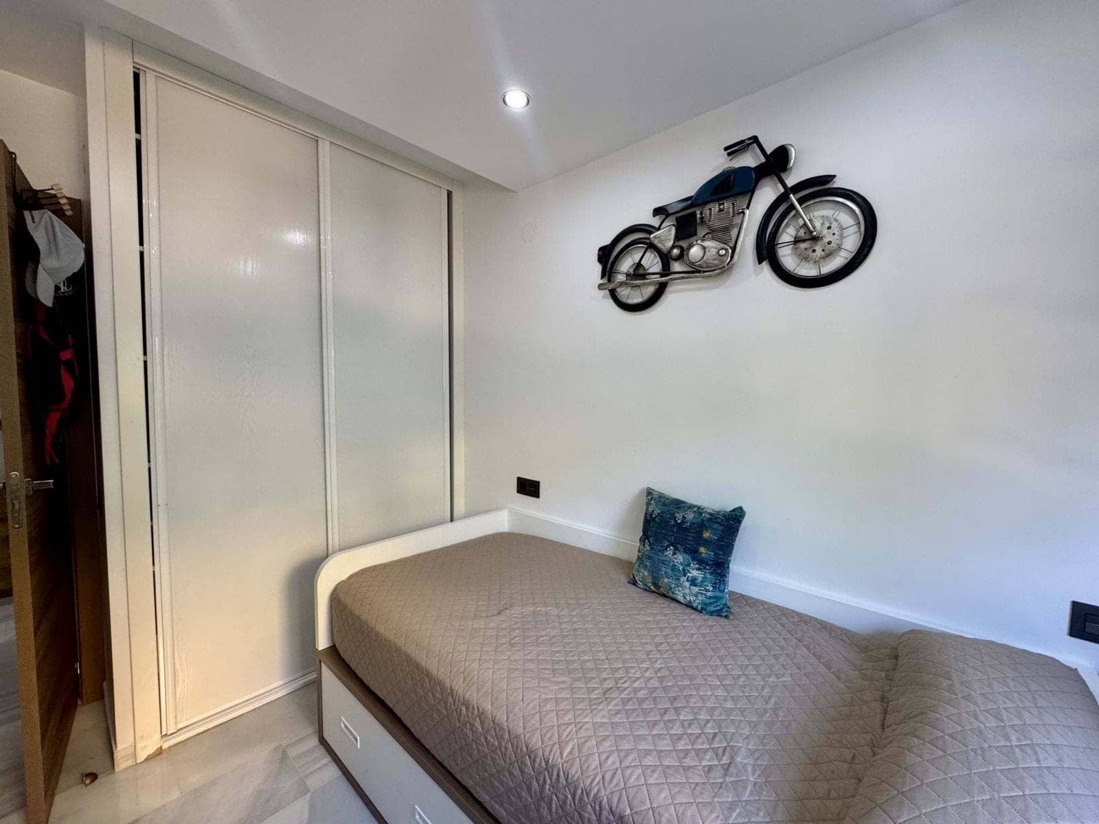 3 bedroom Apartment for sale in Benalmadena with pool garage - € 399,000 (Ref: 9153304)