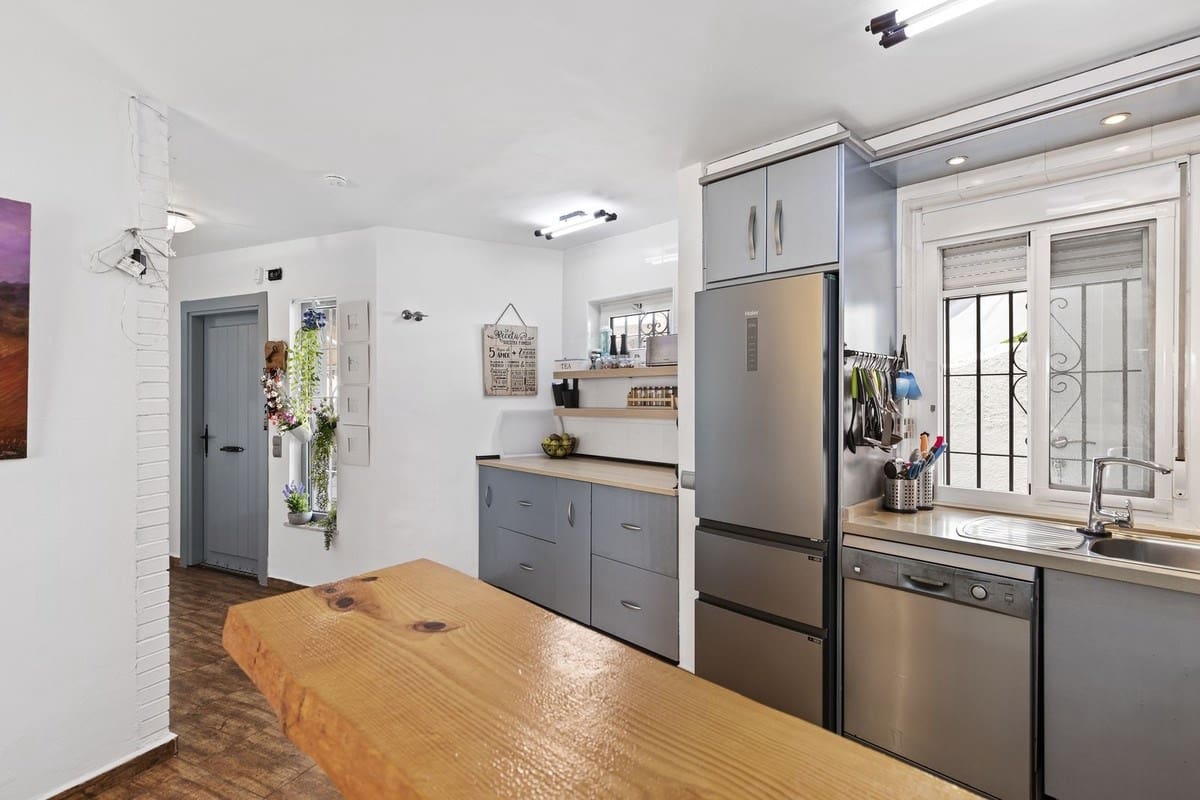 Chalet de 4 habitaciones en Fuengirola en venta - 555.000 € (Ref: 9165480)