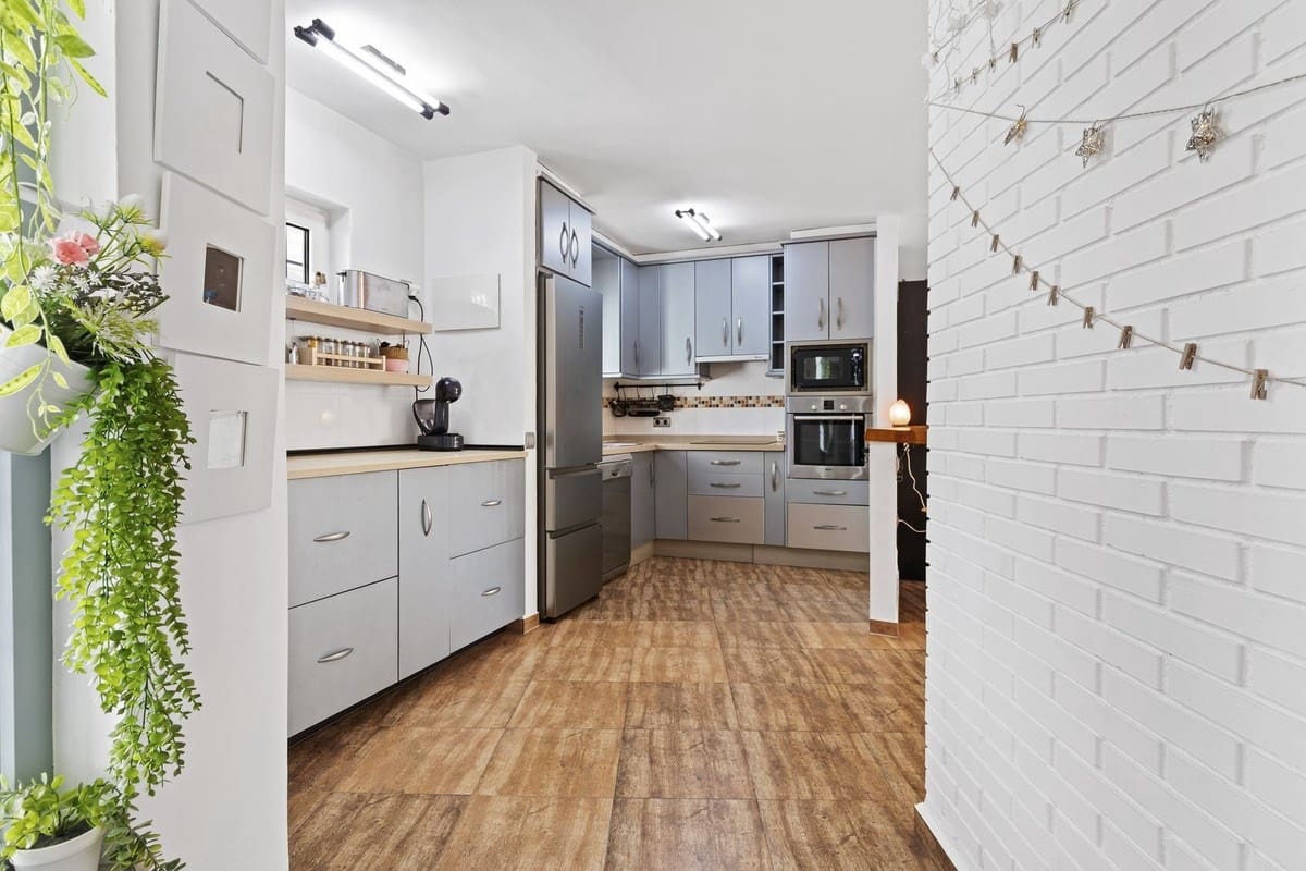 Chalet de 4 habitaciones en Fuengirola en venta - 555.000 € (Ref: 9165480)