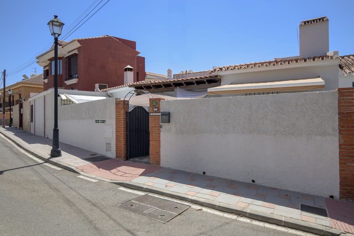 Chalet de 4 habitaciones en Fuengirola en venta - 555.000 € (Ref: 9165480)