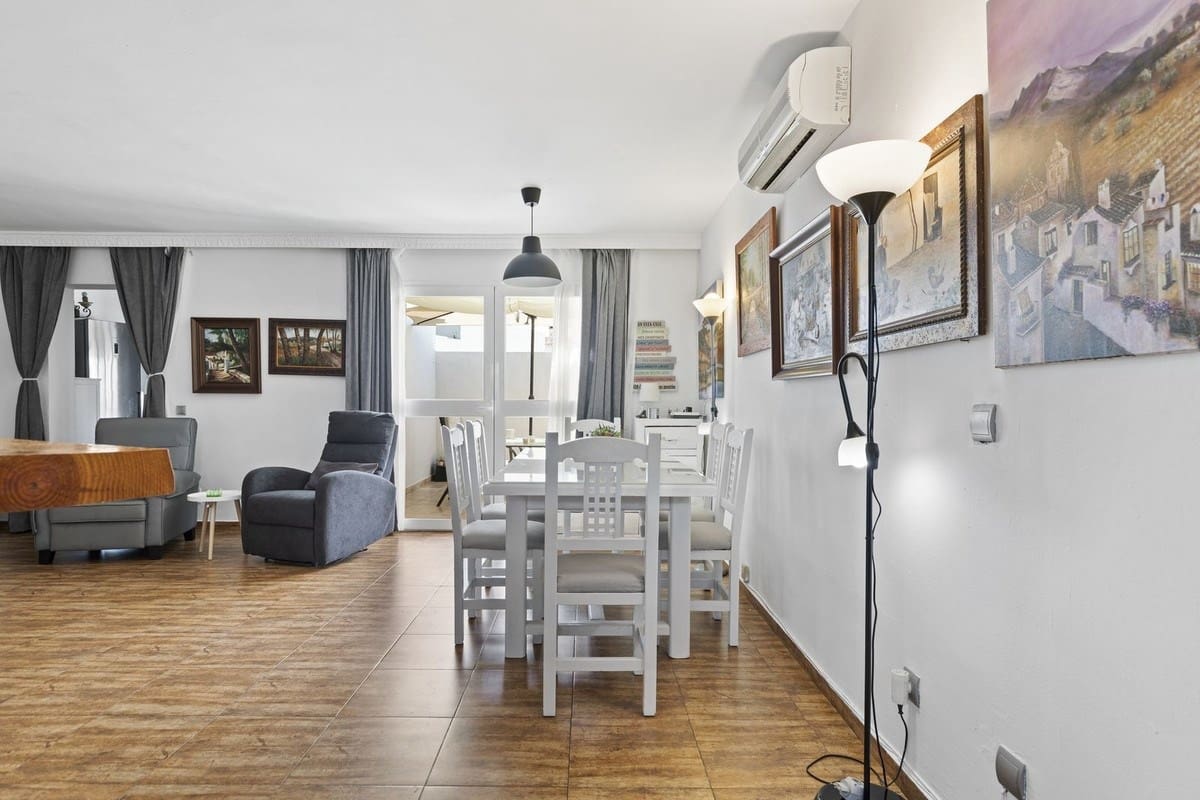 Chalet de 4 habitaciones en Fuengirola en venta - 555.000 € (Ref: 9165480)