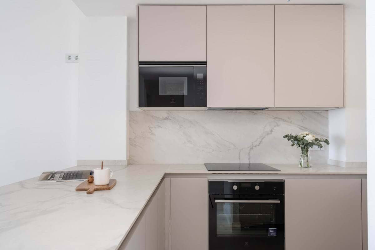 Apartamento de 2 habitaciones en Fuengirola en venta con piscina garaje - 590.000 € (Ref: 9166778)