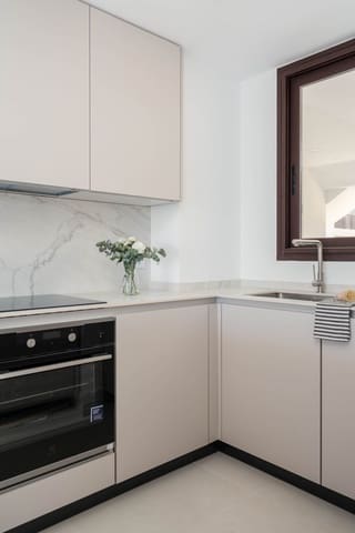 Apartamento de 2 habitaciones en Fuengirola en venta con piscina garaje - 590.000 € (Ref: 9166778)