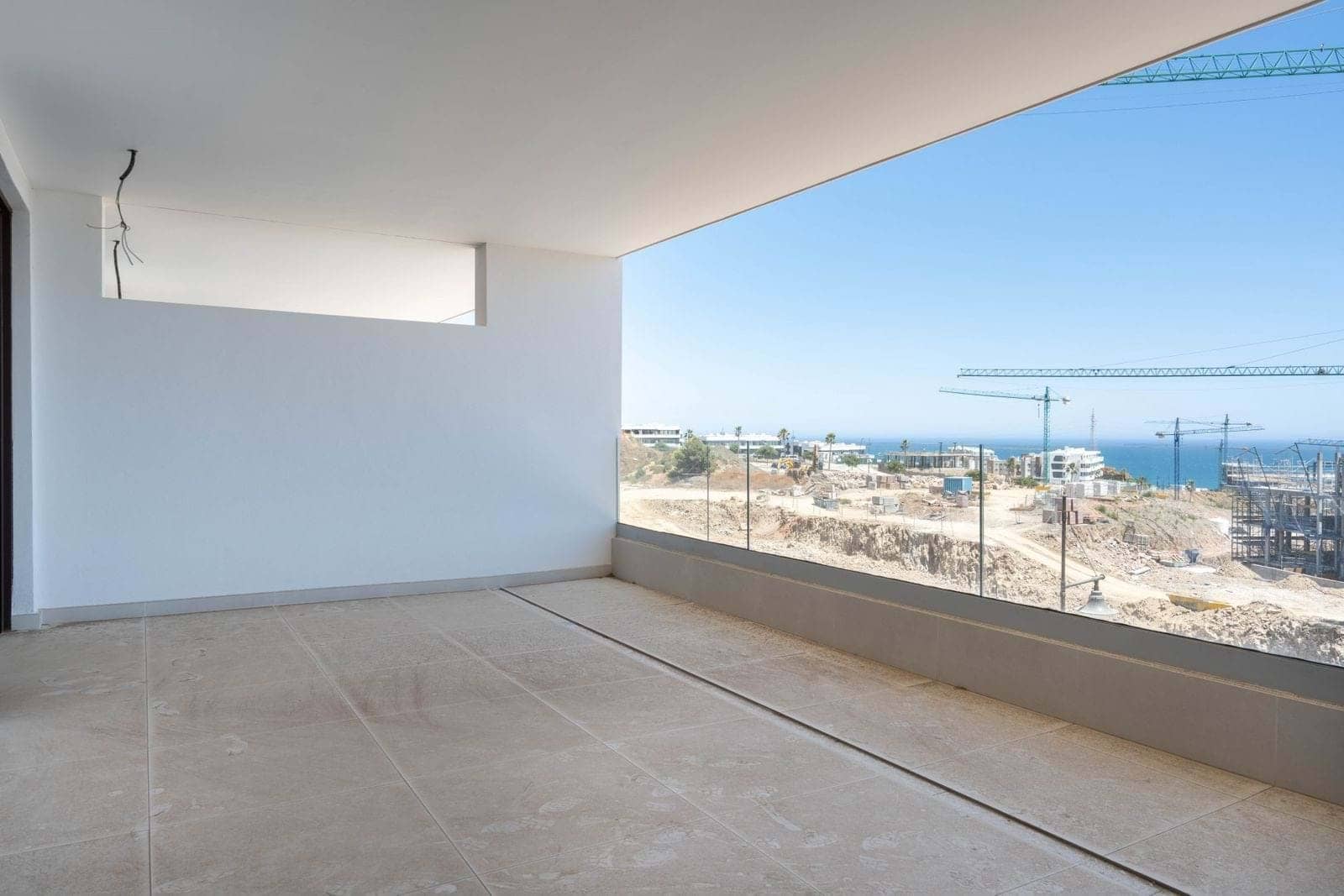 Apartamento de 2 habitaciones en Fuengirola en venta con piscina garaje - 590.000 € (Ref: 9166778)