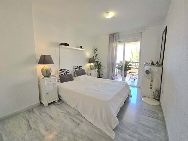 Apartamento de 2 habitaciones en Benalmádena en venta con piscina garaje - 390.000 € (Ref: 9169155)