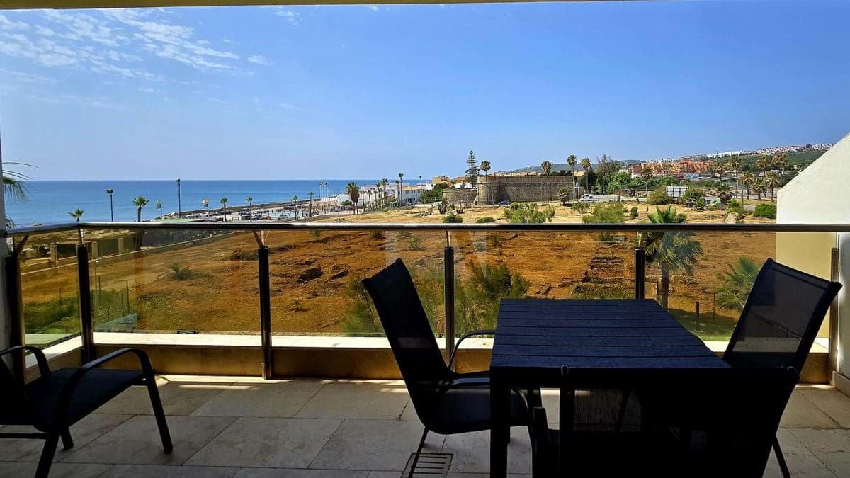 2 bedroom Apartment for sale in La Duquesa / Puerto de la Duquesa with pool garage - € 399,000 (Ref: 9176037)
