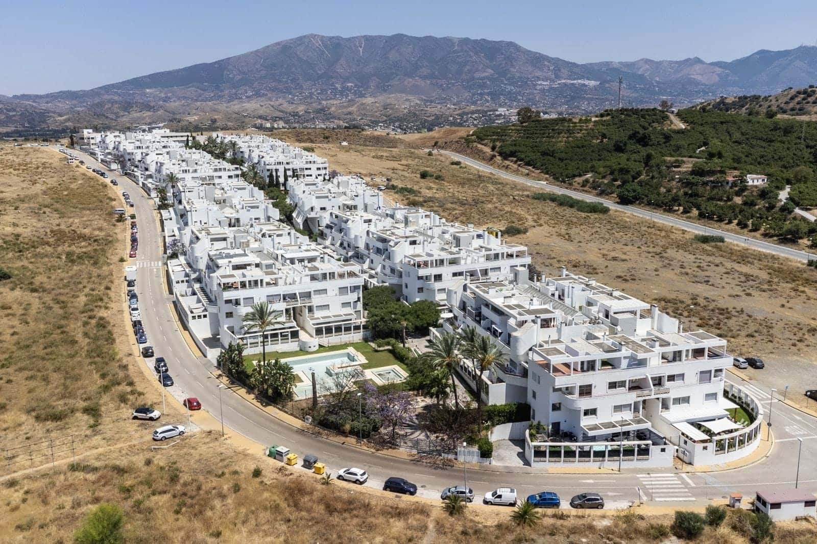 2 bedroom Apartment for sale in Mijas with pool garage - € 330,000 (Ref: 9177179)