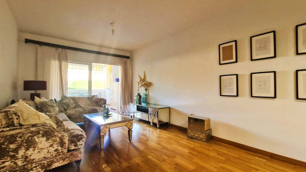 2 bedroom Apartment for sale in Marbella with pool - € 399,000 (Ref: 9177639)