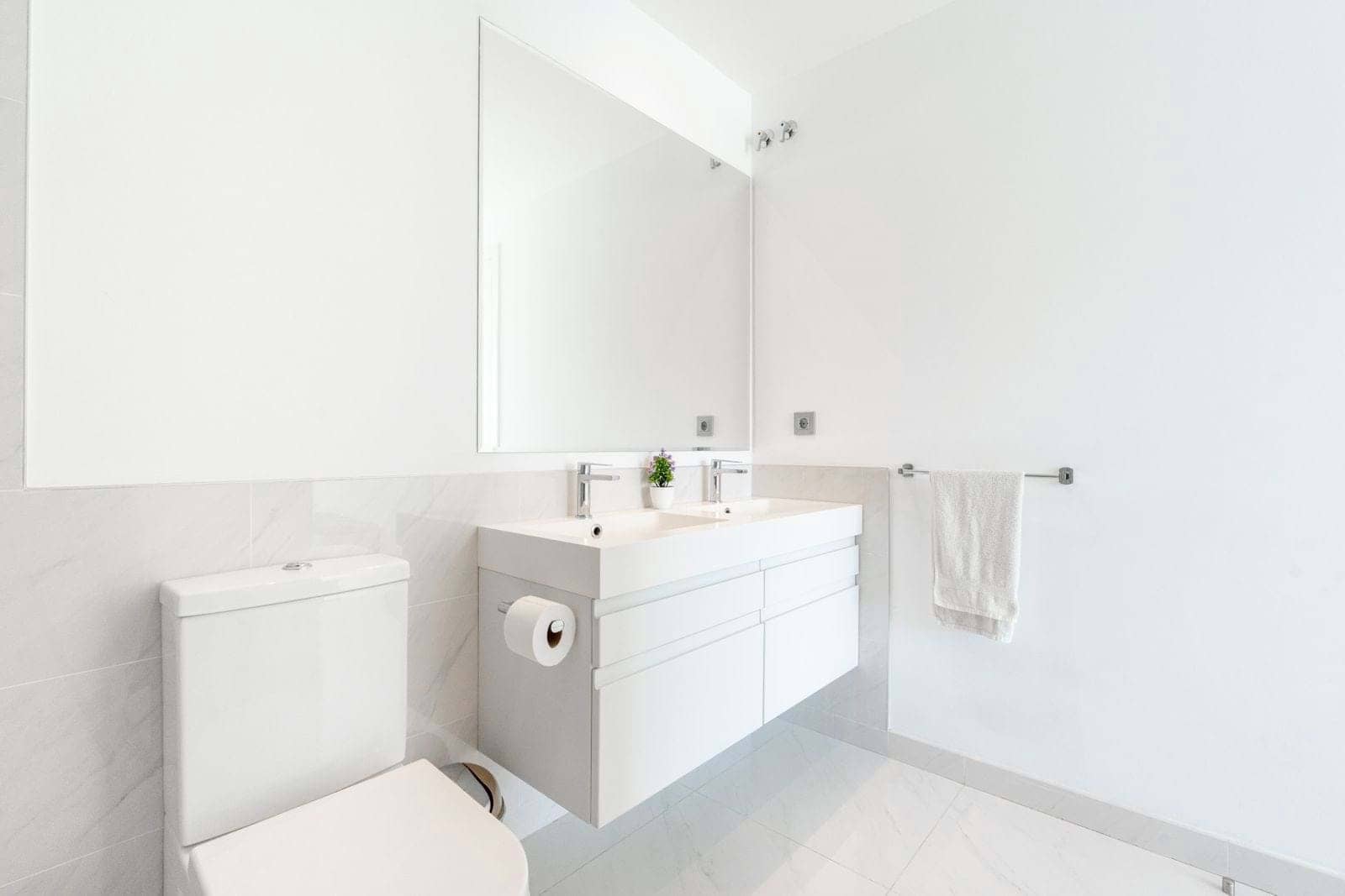 2 bedroom Apartment for sale in New Golden Mile with pool garage - € 429,000 (Ref: 9177968)