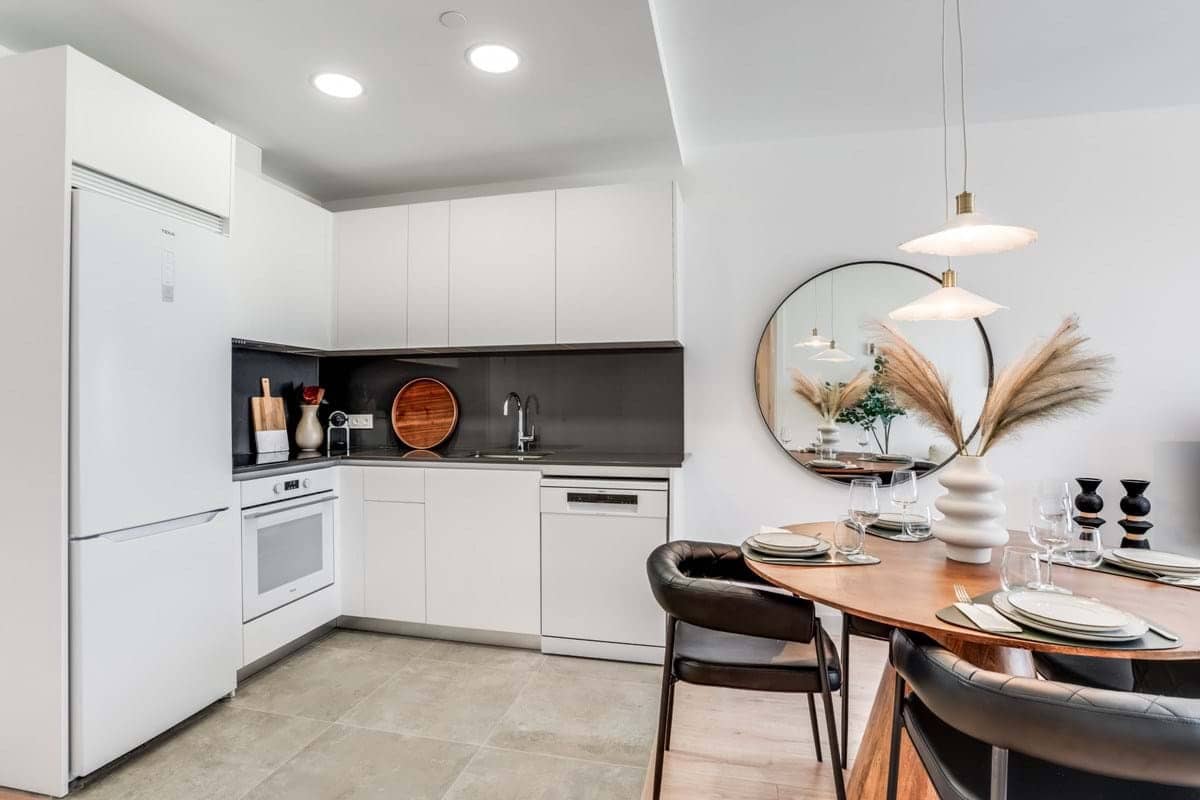 2 bedroom Apartment for sale in Malaga city with pool garage - € 439,000 (Ref: 9177974)