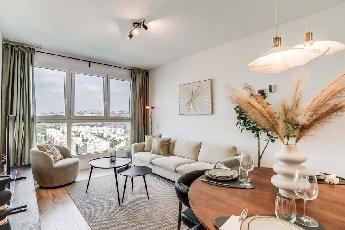 2 bedroom Apartment for sale in Malaga city with pool garage - € 439,000 (Ref: 9177974)