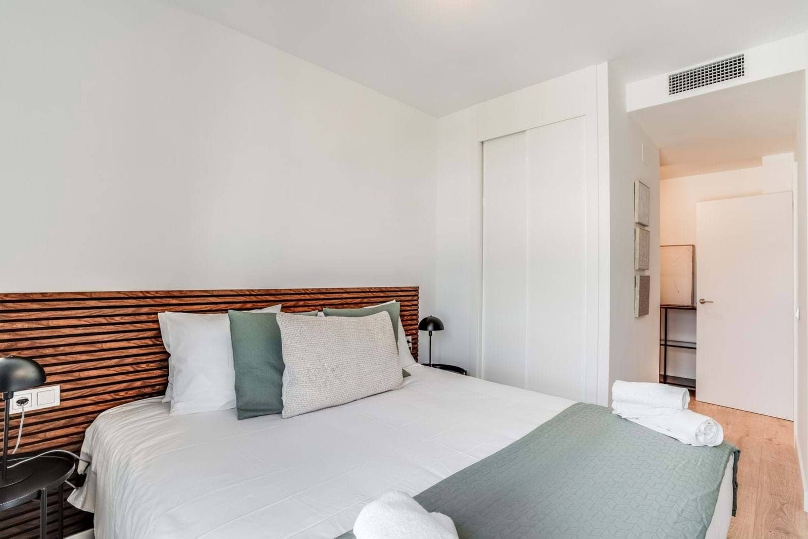 2 bedroom Apartment for sale in Malaga city with pool garage - € 439,000 (Ref: 9177974)