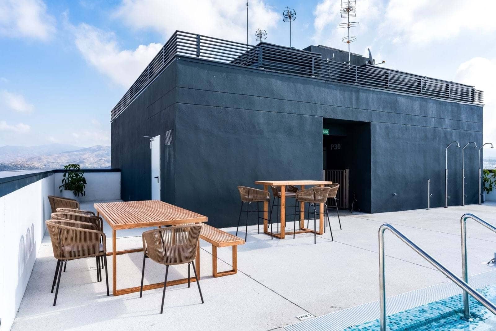 2 bedroom Apartment for sale in Malaga city with pool garage - € 439,000 (Ref: 9177974)