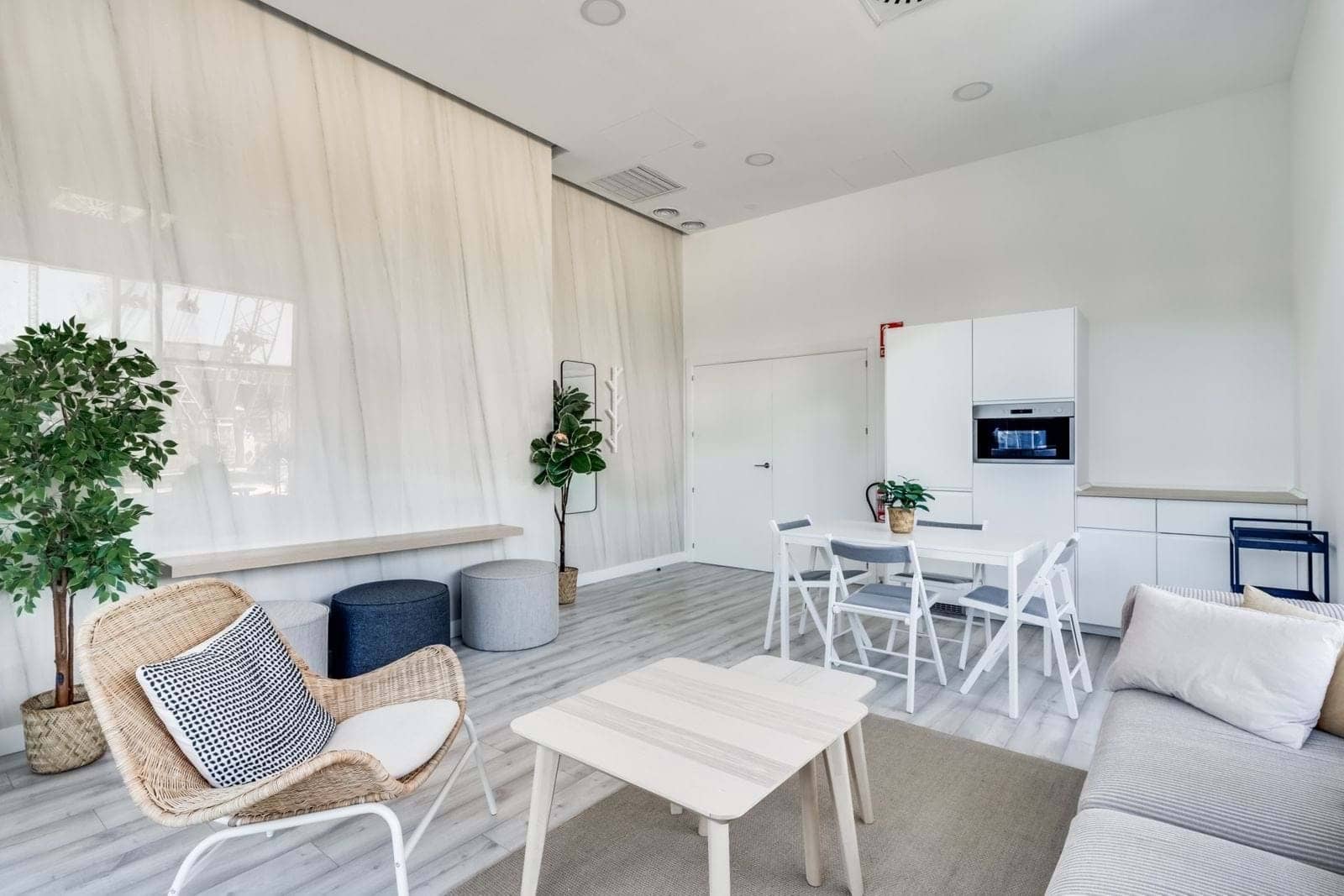 2 bedroom Apartment for sale in Malaga city with pool garage - € 439,000 (Ref: 9177974)