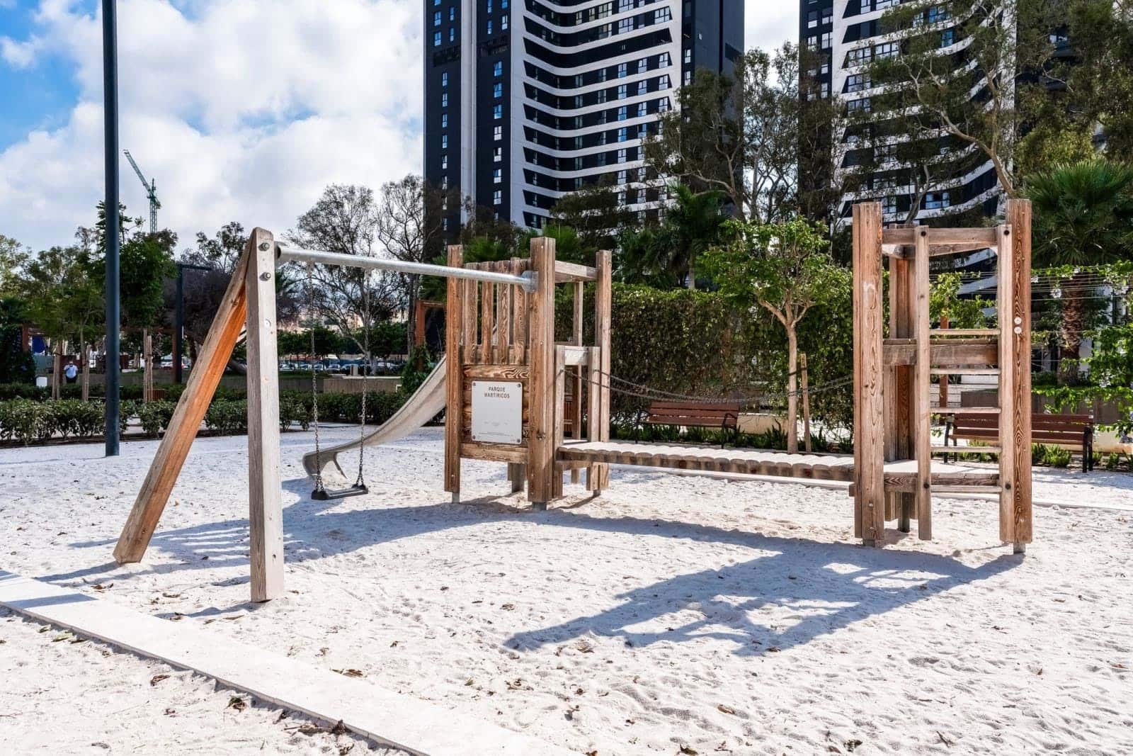 2 bedroom Apartment for sale in Malaga city with pool garage - € 439,000 (Ref: 9177974)