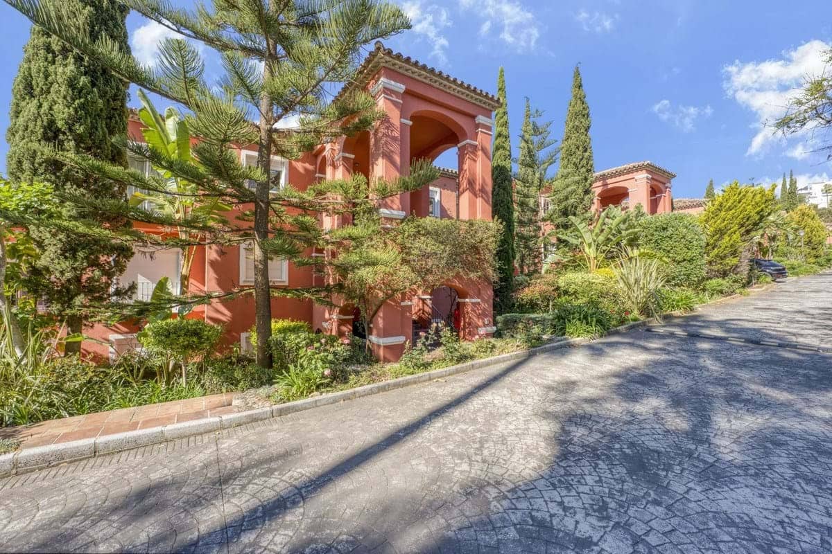 Apartamento de 2 habitaciones en Marbella en venta con piscina garaje - 480.000 € (Ref: 9180395)