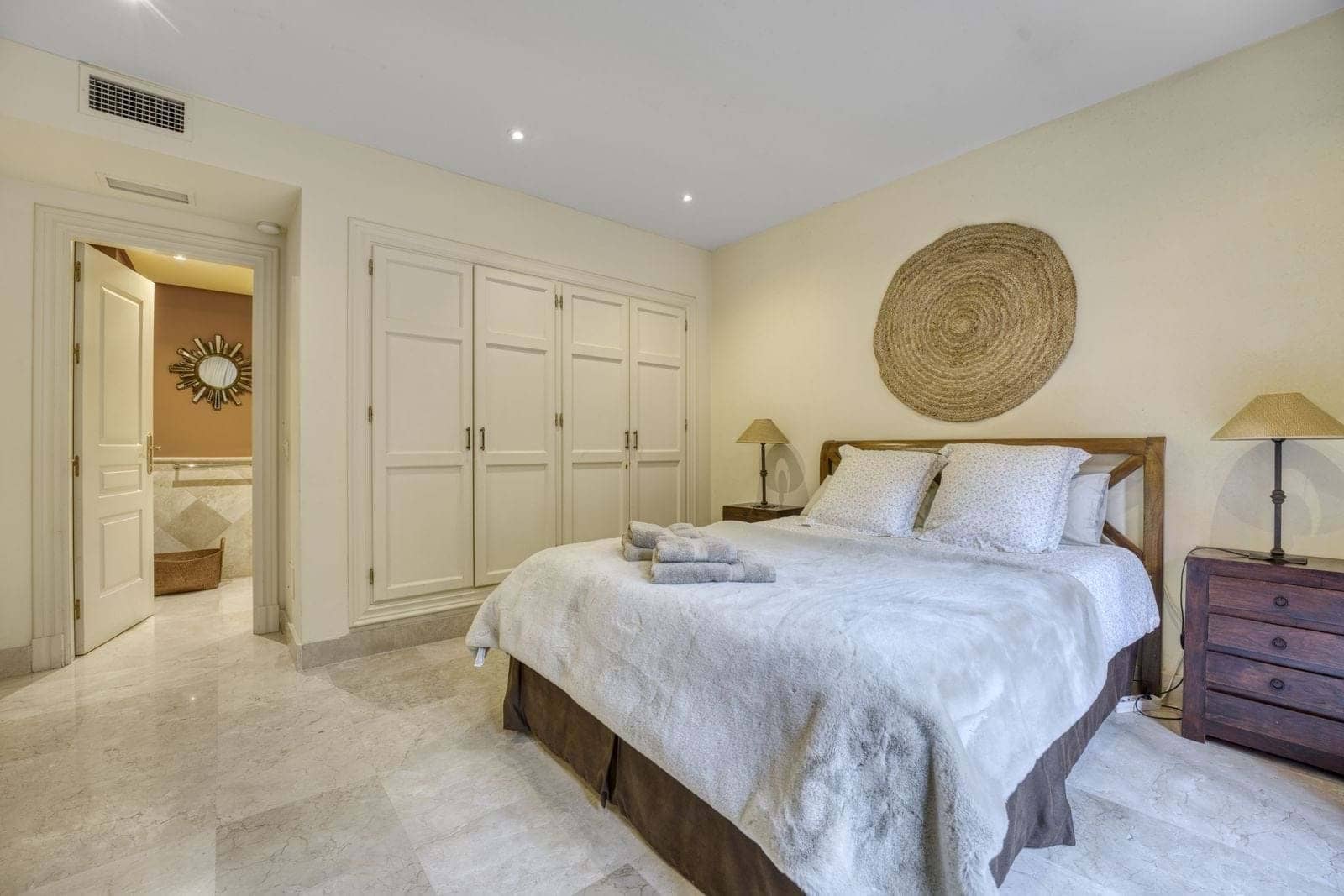 Apartamento de 2 habitaciones en Marbella en venta con piscina garaje - 480.000 € (Ref: 9180395)