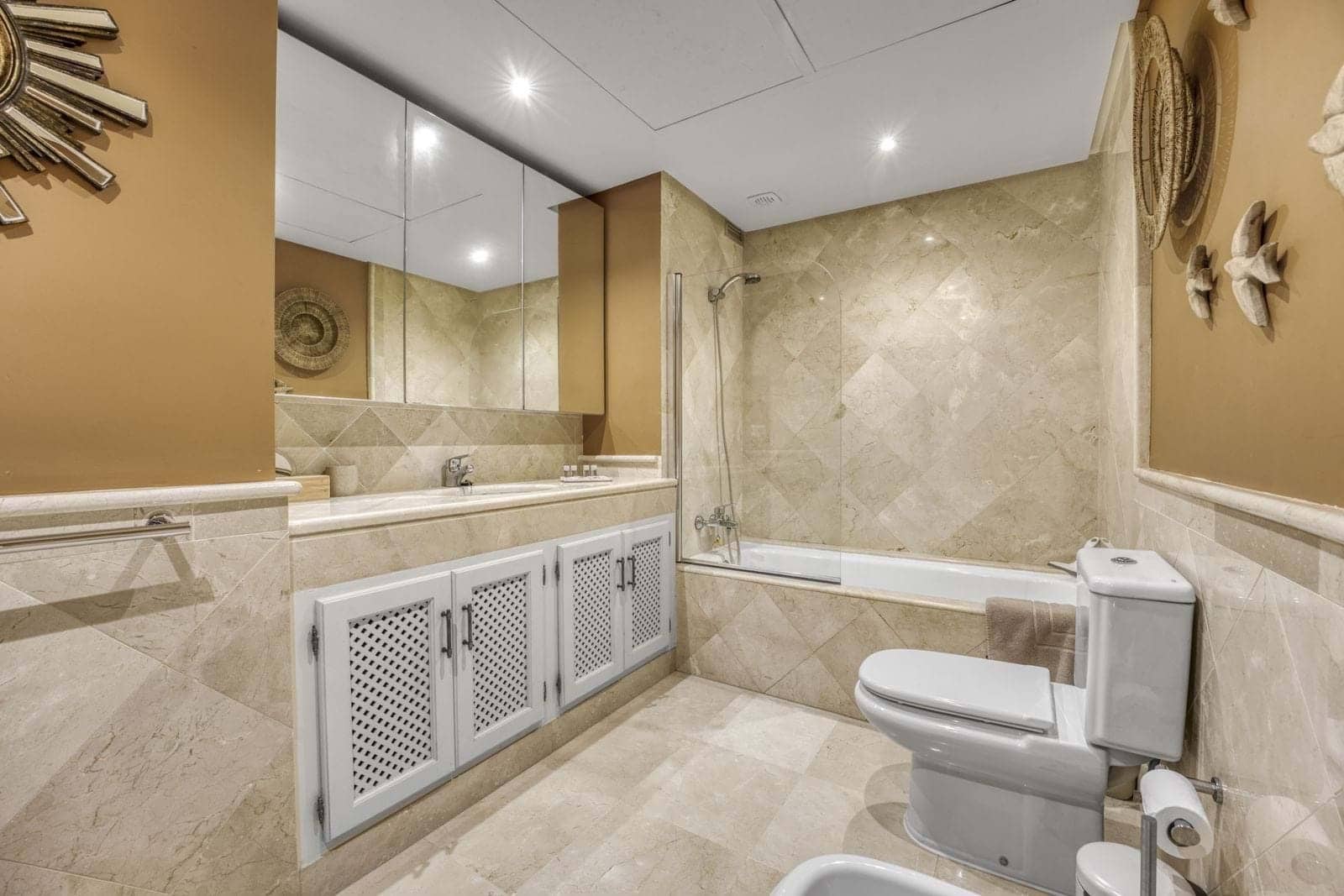 Apartamento de 2 habitaciones en Marbella en venta con piscina garaje - 480.000 € (Ref: 9180395)