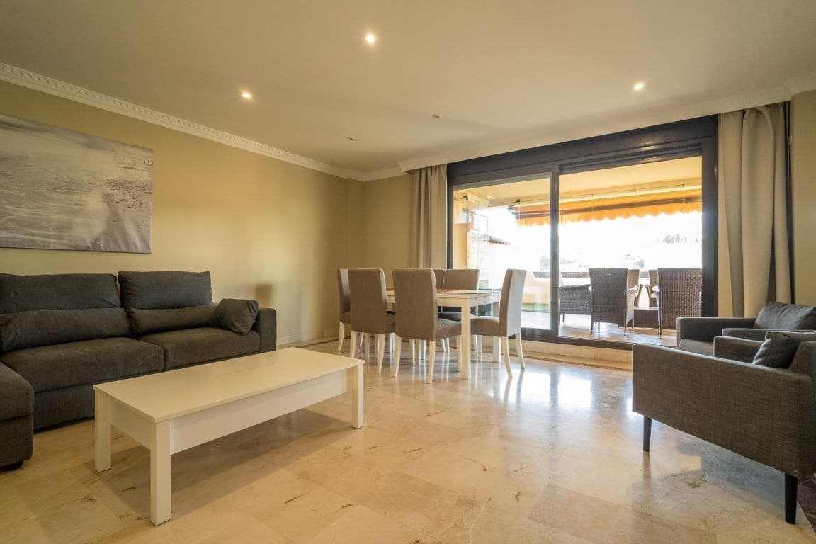 2 makuuhuone Huoneisto myytävänä paikassa Benahavis mukana uima-altaan 
autotalli - 450 000 € (Ref: 9180778)