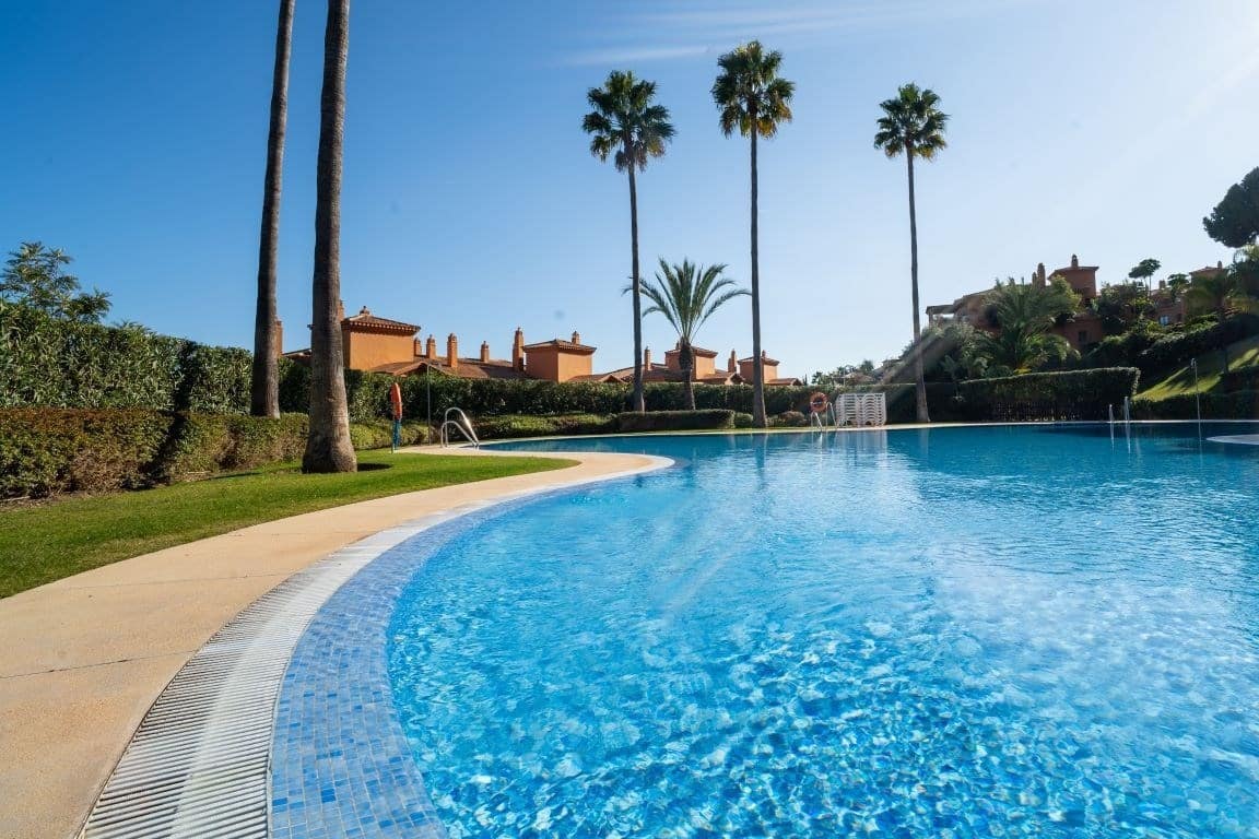 2 makuuhuone Huoneisto myytävänä paikassa Benahavis mukana uima-altaan 
autotalli - 450 000 € (Ref: 9180778)