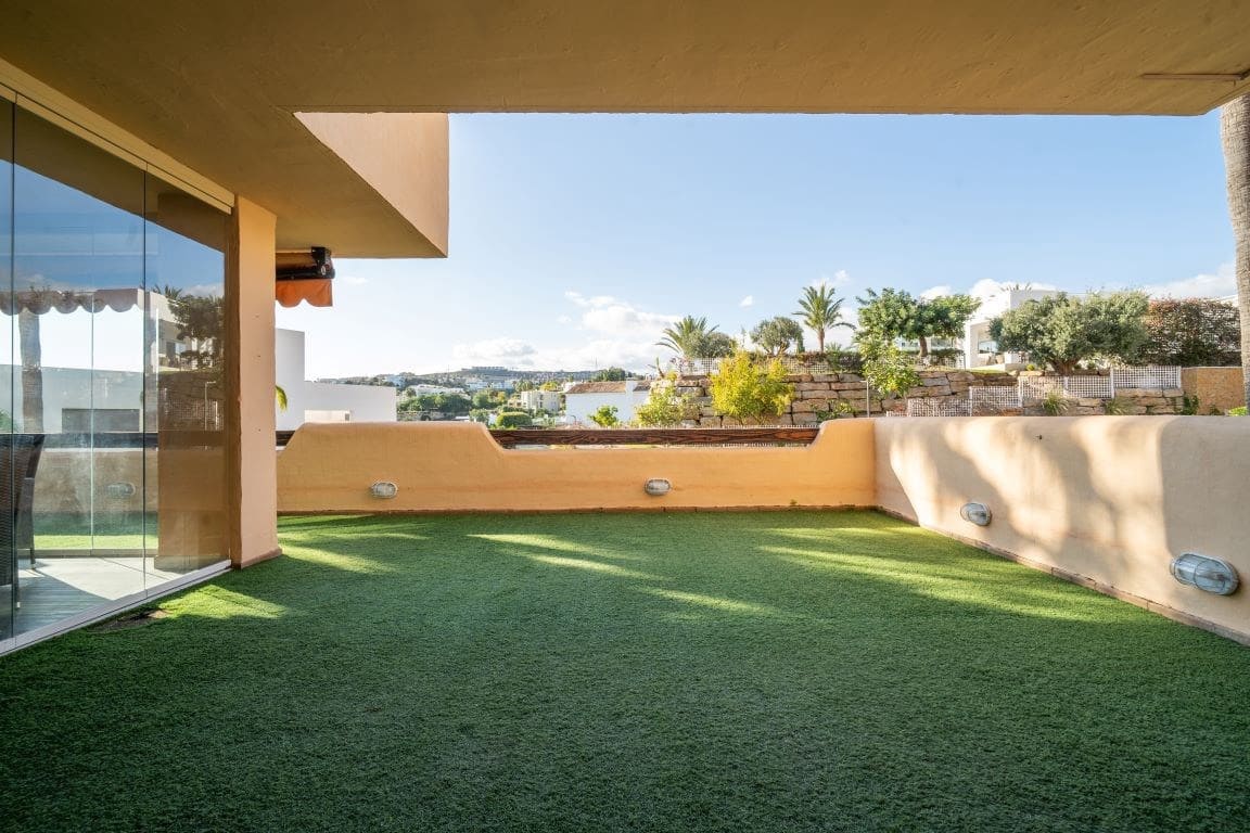 2 makuuhuone Huoneisto myytävänä paikassa Benahavis mukana uima-altaan 
autotalli - 450 000 € (Ref: 9180778)