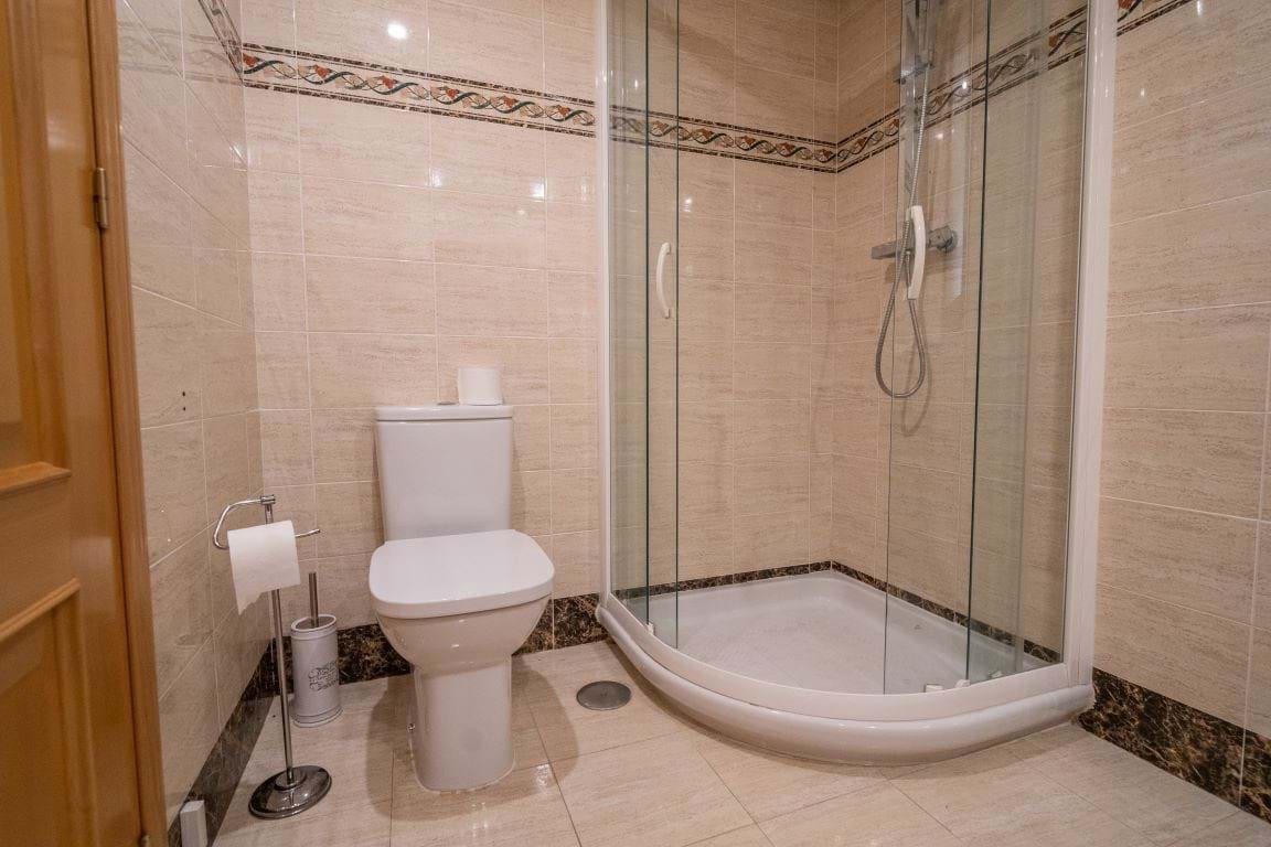 2 makuuhuone Huoneisto myytävänä paikassa Benahavis mukana uima-altaan 
autotalli - 450 000 € (Ref: 9180778)