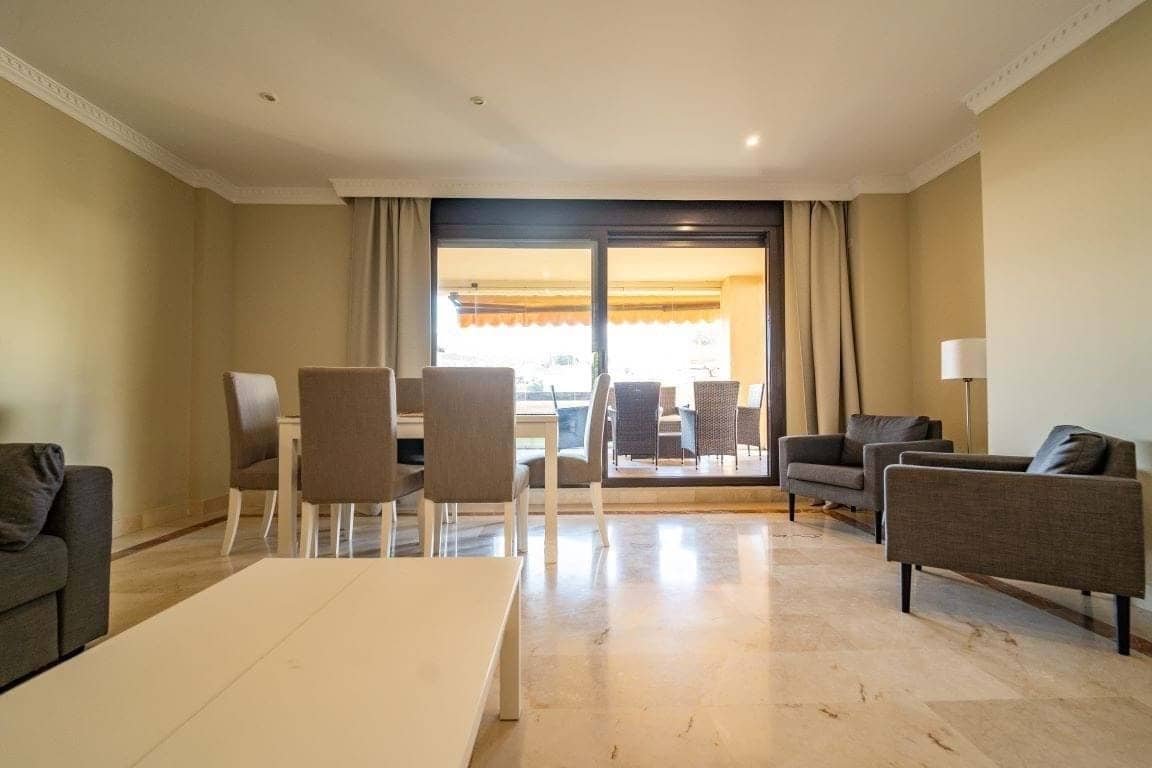 2 makuuhuone Huoneisto myytävänä paikassa Benahavis mukana uima-altaan 
autotalli - 450 000 € (Ref: 9180778)