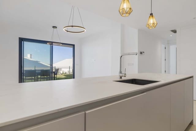 2 makuuhuone Huoneisto myytävänä paikassa Fuengirola mukana uima-altaan 
autotalli - 458 000 € (Ref: 9183208)