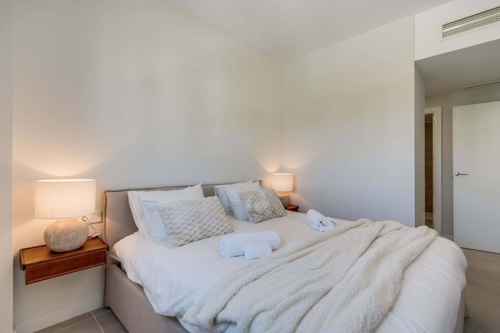 2 bedroom Apartment for sale in New Golden Mile with pool garage - € 455,000 (Ref: 9183209)