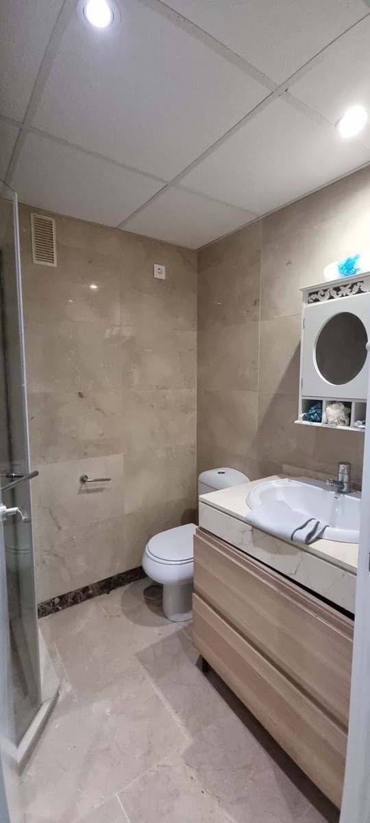 3 bedroom Apartment for sale in La Duquesa / Puerto de la Duquesa with pool garage - € 295,000 (Ref: 9184952)