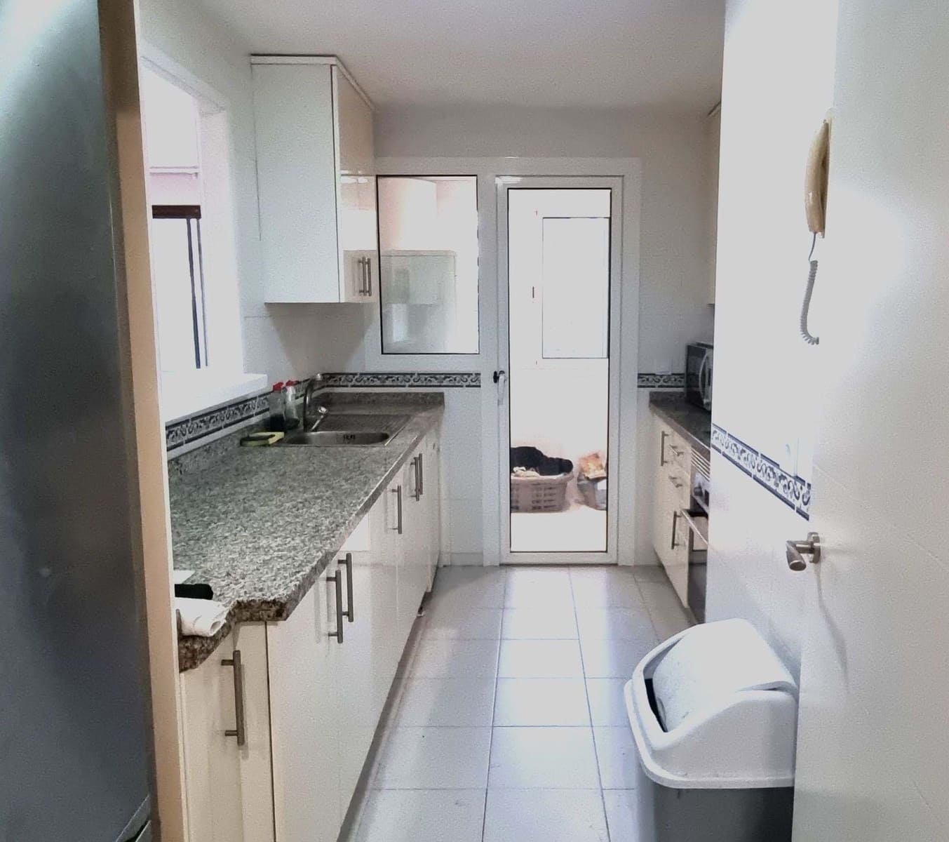 3 bedroom Apartment for sale in La Duquesa / Puerto de la Duquesa with pool garage - € 295,000 (Ref: 9184952)