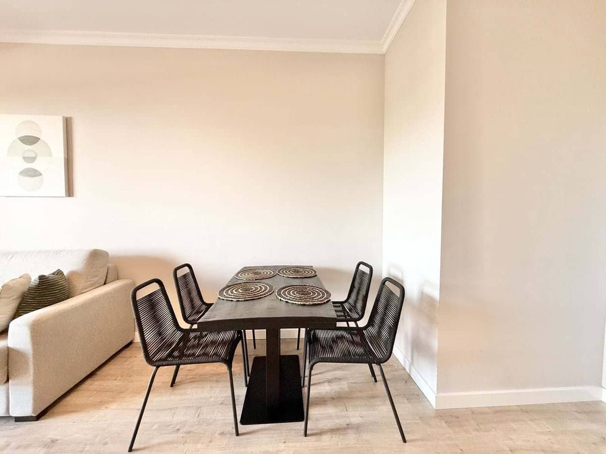 2 soverom Leilighet til salgs i Benahavis med svømmebasseng garasje - € 311 000 (Ref: 9185010)